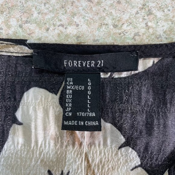 NWT Forever 21 Tropical Beach Shorts Romper Size Large Vacation - Picture 7 of 9